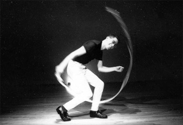 Denis Lessard Les nœuds gordiens performance photo from 1982